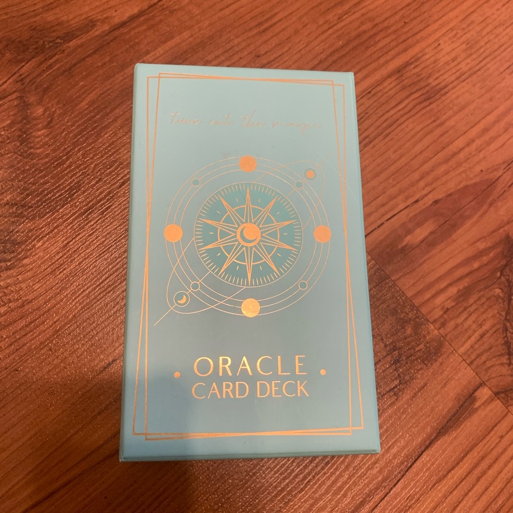 Oracle tarot card pack - gorgeous baby blue and gold cards